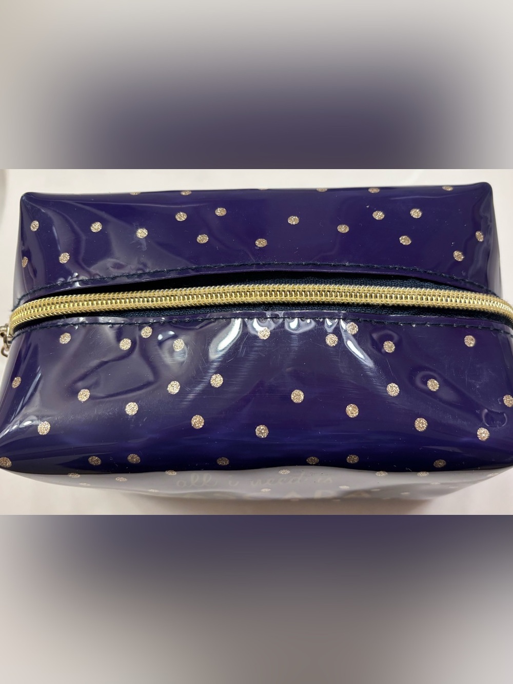 Glossy polka dot makeup bag - Picture 2 of 4